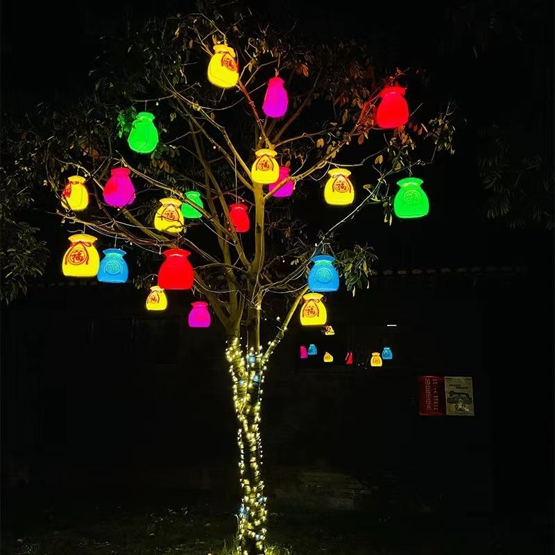 Outdoor Lighting On Trees - โคมไฟถุงนำโชค, ถุงเงินบนต้นไม้, โคมไฟนำโชค, โคมไฟ, ไฟประทัดกลางแจ้ง, ลูกพลับ
