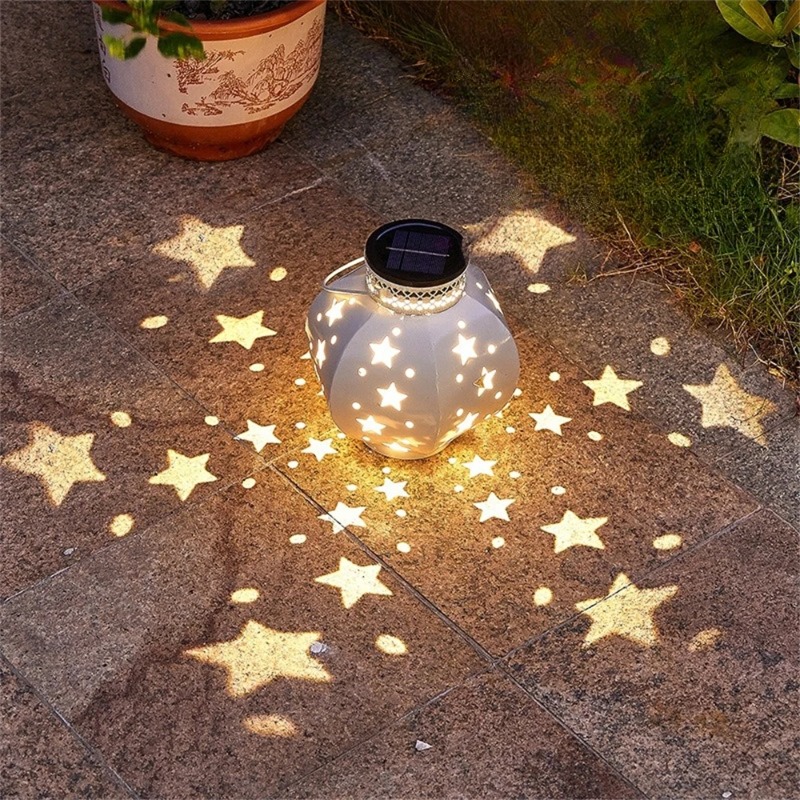 Bollard Light Garden - โคมไฟโปรเจคเตอร์รูปดาวสำหรับสวน ไฟโซลาร์แขวนกลางแจ้ง โคมไฟโซลาร์แบบแขวนย้อนยุค พร้อมหูหิ้ว ตกแต่งสวนภายนอก